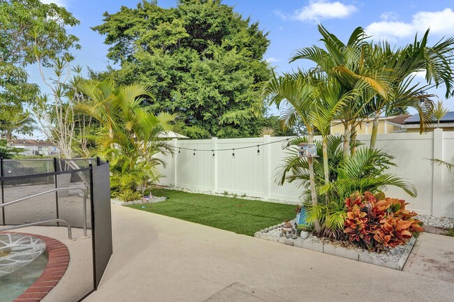 Building Photo - 22335 Boulder St