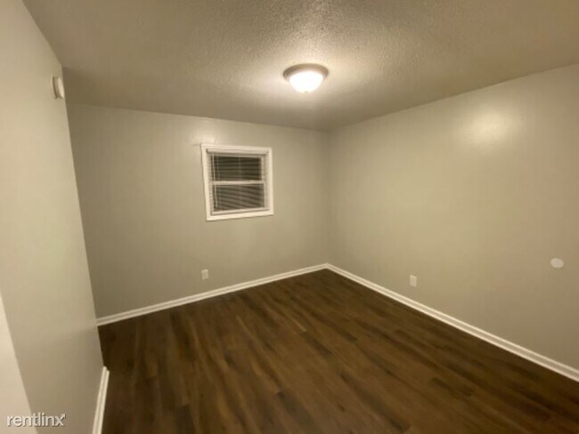 Building Photo - 101 McKellar Hill