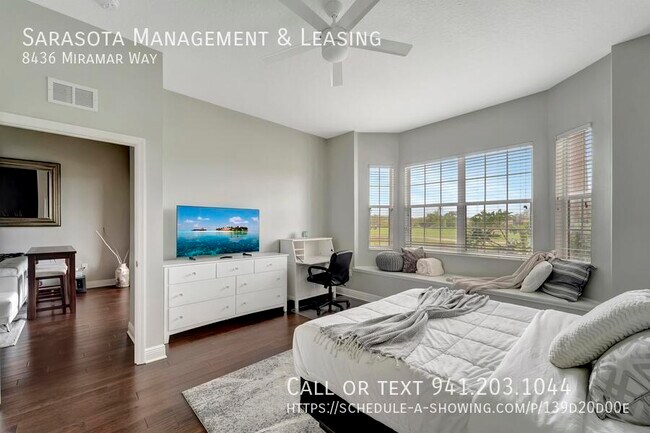 Building Photo - 8436 Miramar Way
