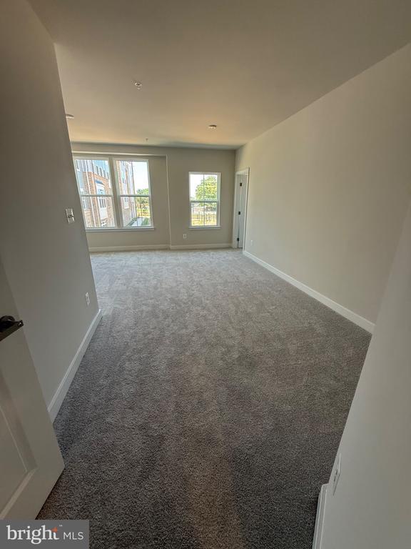 Building Photo - 8144 Foxwood Dr