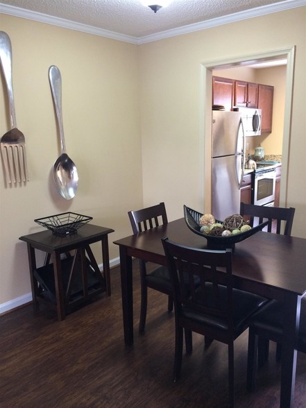 Riverbend Club Apartments - 355 Riverbend Pky Athens GA 30605 ...