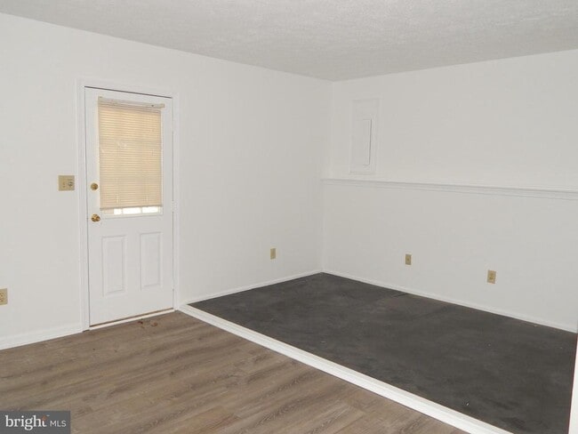 Building Photo - 862 N Waterford Ln