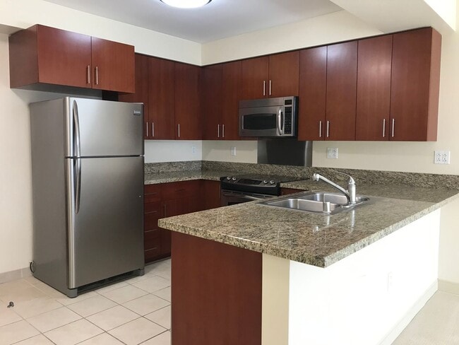 Primary Photo - Convenient Kakaako living! 1/1/1