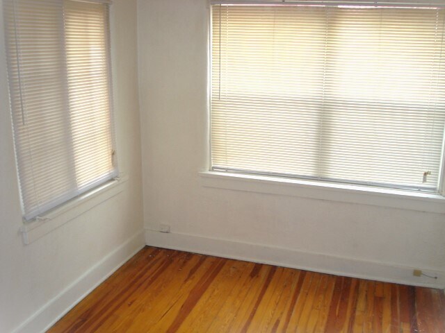 Building Photo - 616 E New Haven Ave