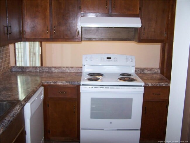 Building Photo - 6466 Pittsfield Dr
