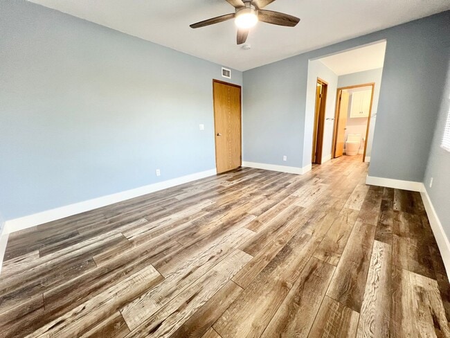 Building Photo - Spacious 2 Bedroom, 2 Bath Condo in Desira...