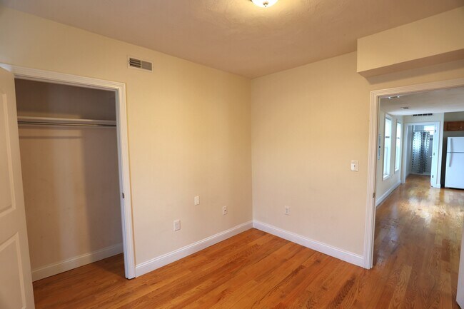 Building Photo - 62 Lincoln St