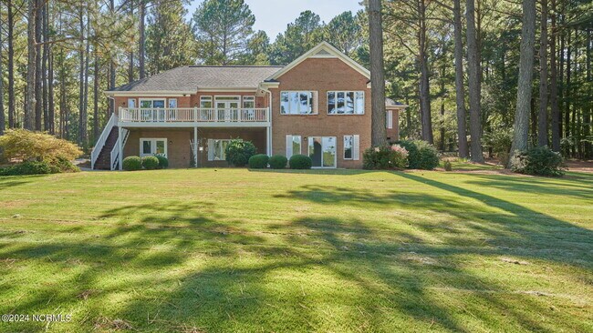 Building Photo - 11 Whisper Lake Dr