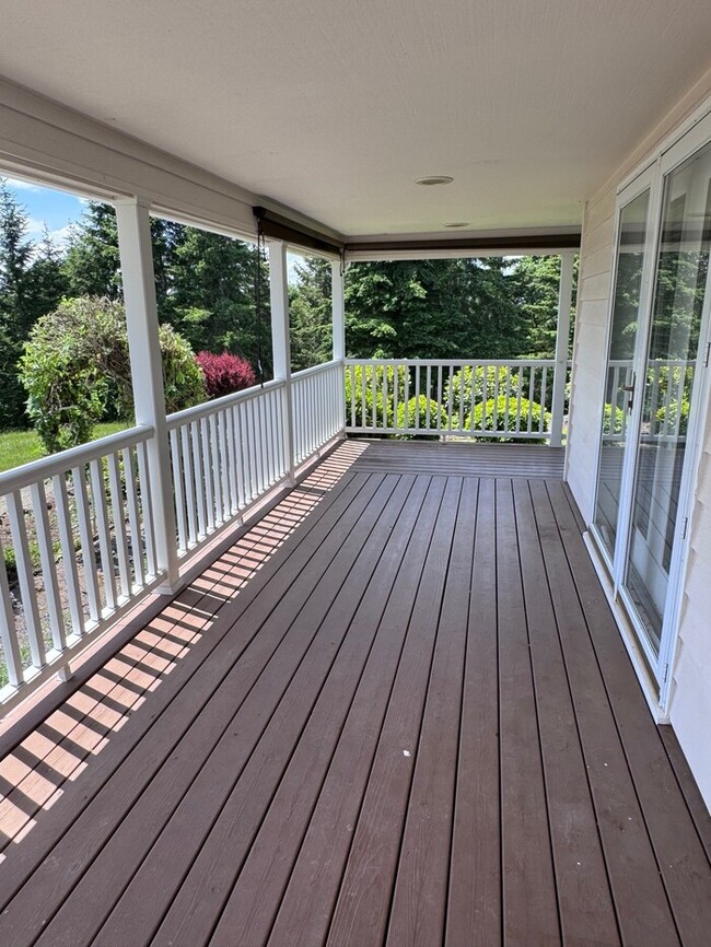 Building Photo - Gorgeous Home on 23 Acres Includes 22x32 S...