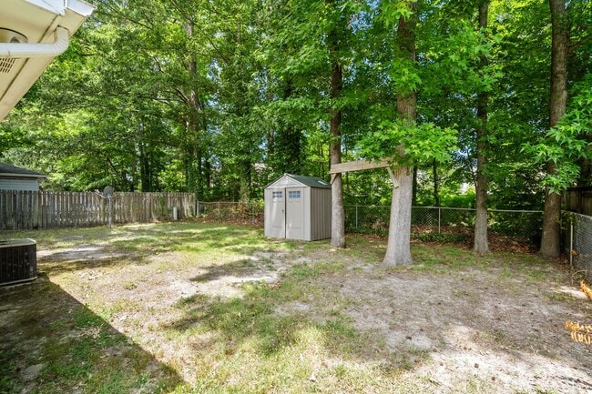 Building Photo - 4117 Rainbow Dr
