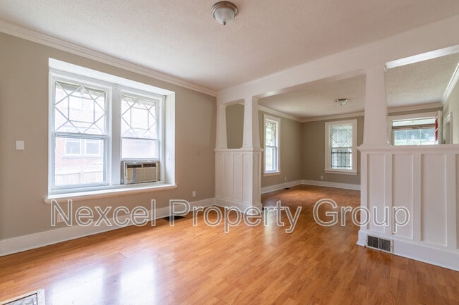 Building Photo - 2004 Walker Ave