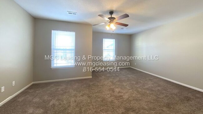 Building Photo - 2 Bedroom at Beautiful Serrano Townhomes i...