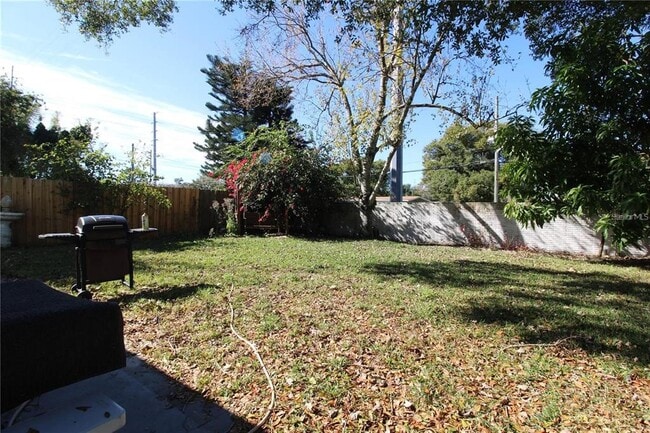 Building Photo - 2210 Maryday Ct