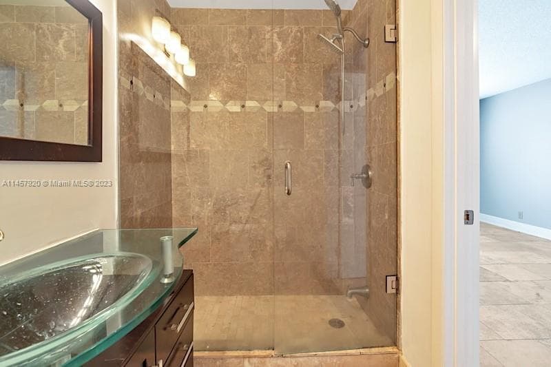 Building Photo - 815 W Boynton Beach Blvd