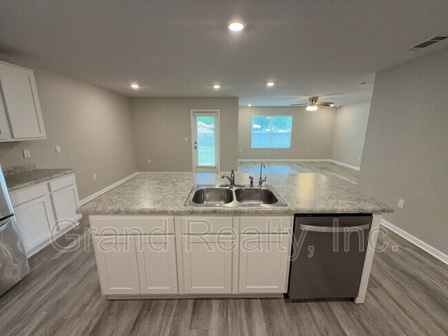 Building Photo - 4407 White Cedar Ct