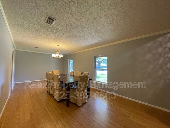 Building Photo - 5293 Chenango Dr