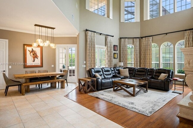 Building Photo - 2357 Alaqua Dr