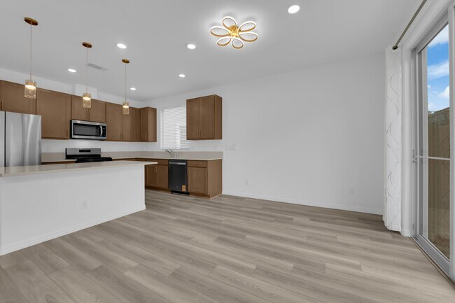 Building Photo - 10239 Estancia Hl St