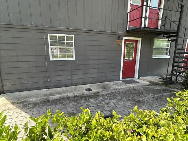 Primary Photo - 306 Lake Millsite Rd