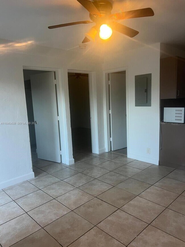 Building Photo - 1124 NW 2nd St