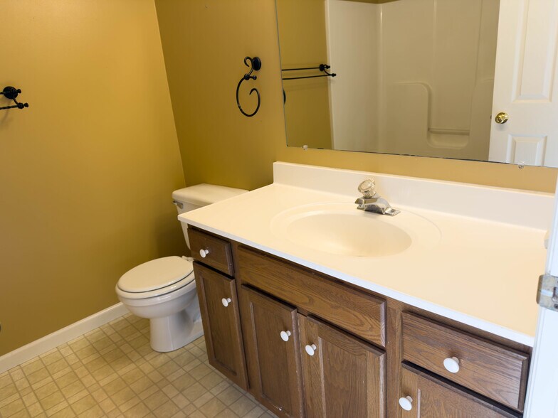 Building Photo - 562 Wood Duck Dr