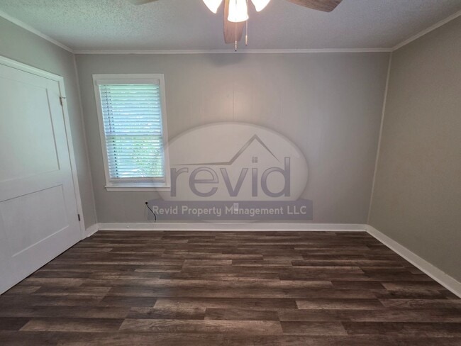 Building Photo - 3523 Barwood Cir