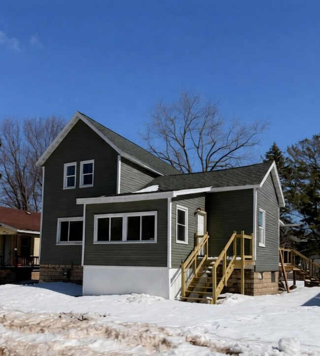 Building Photo - 810 4th St