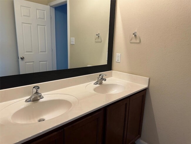 Building Photo - 307 Wildcat Dr