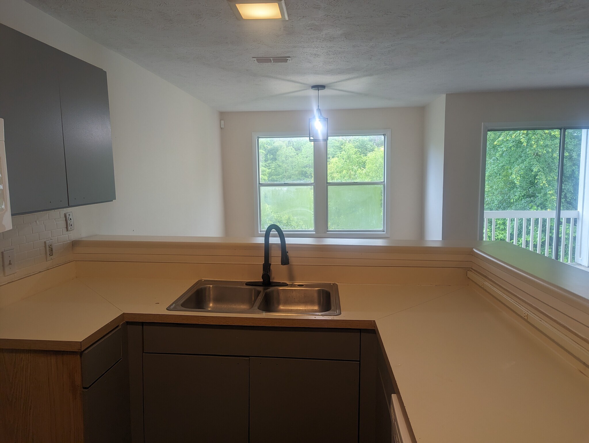Kitchen 1 - 6780 Willowbrook Dr