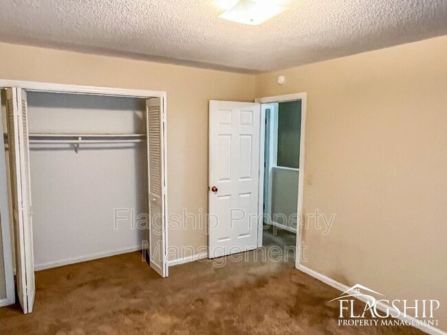 Building Photo - 3412-D N Walnut St