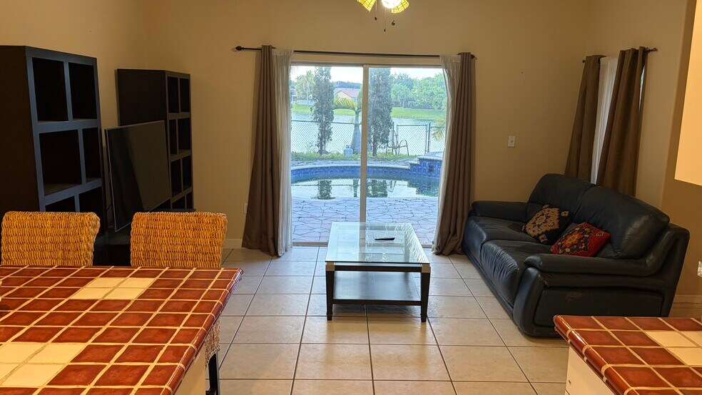 Building Photo - 13553 SW 124th Avenue Rd