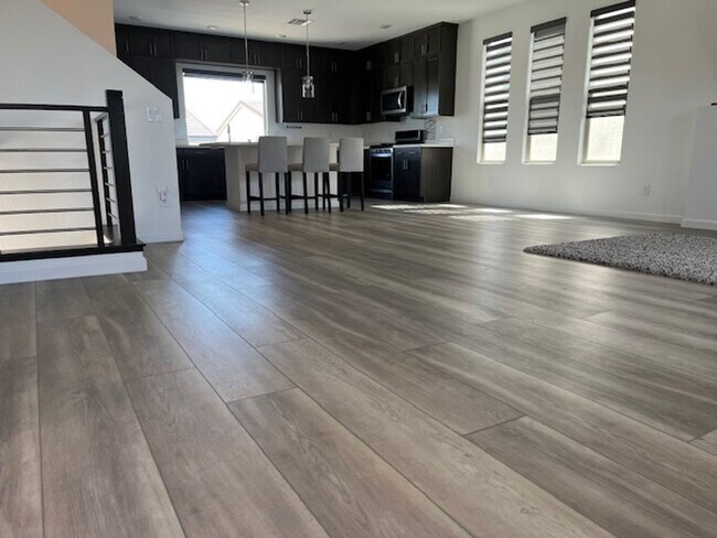 Building Photo - Stylish 3-Story Home with Rooftop Deck & B...
