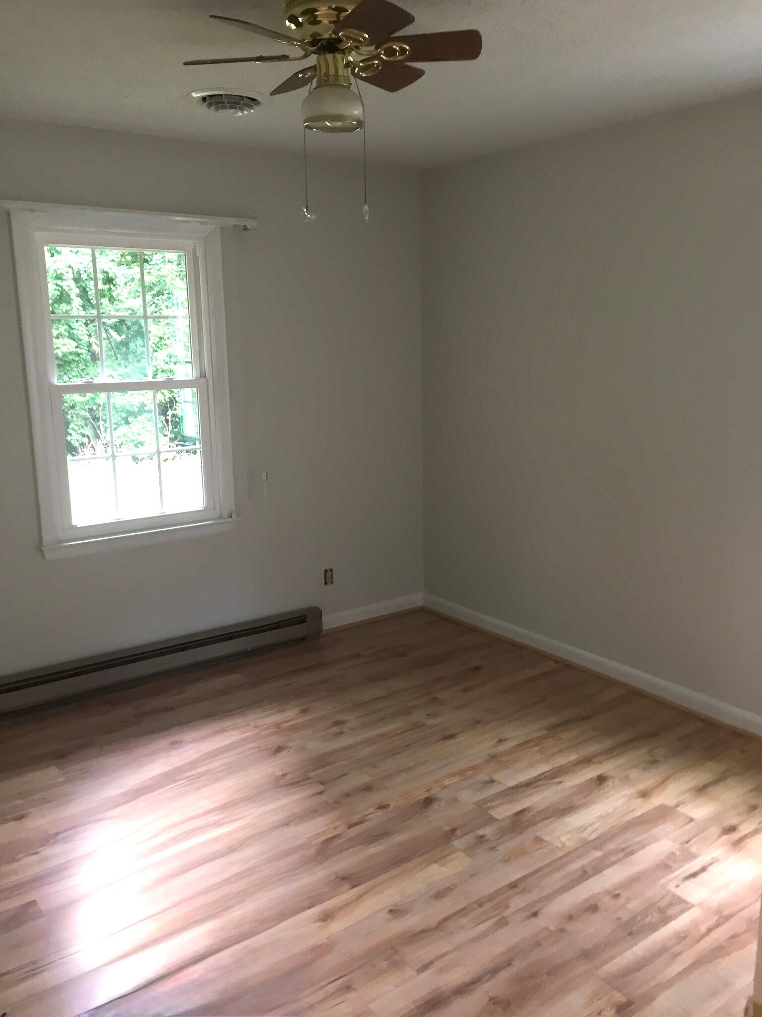 Building Photo - 18 Oakwood Dr