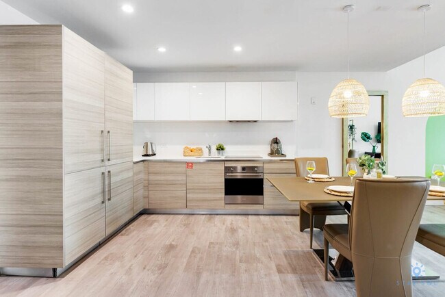 Building Photo - 777 N Ocean Dr