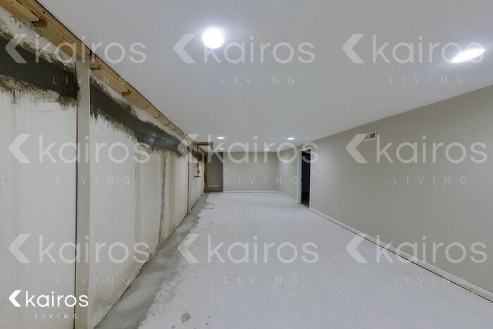 Building Photo - 2543 Pontchartrain Dr