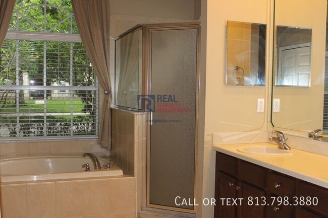 Building Photo - 13655 Artesa Bell Dr