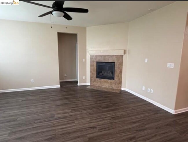 Building Photo - 111 Tennyson Ct