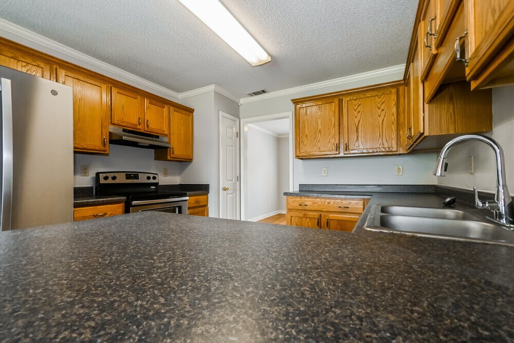 Building Photo - 15 Oakridge Cove