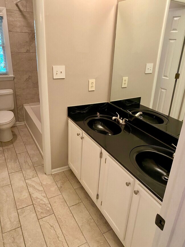 Building Photo - 2550 Dilworth Heights Ln