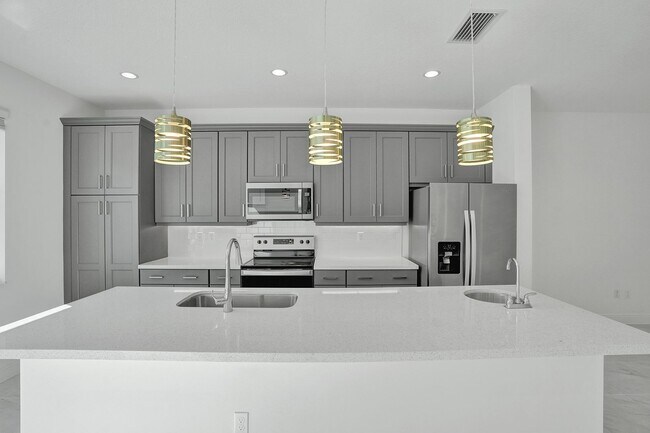 Building Photo - Gorgeous Brand New 3 Bedroom 2 Bath (2-story) Townhouse in Deerfield Beach