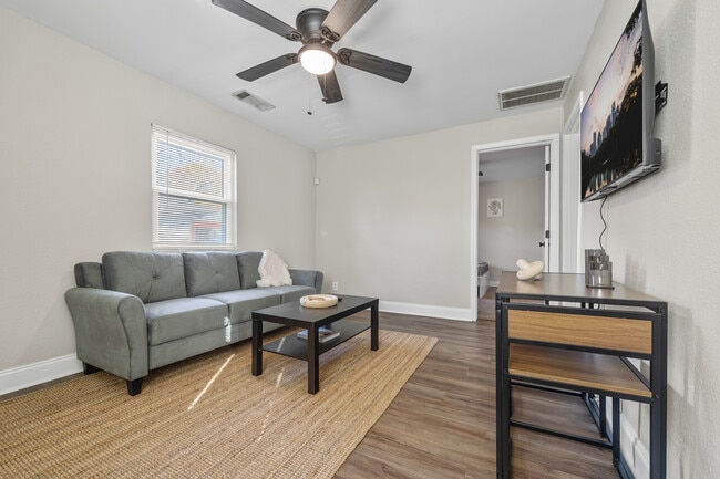 Building Photo - 76 Haygood Ave SE