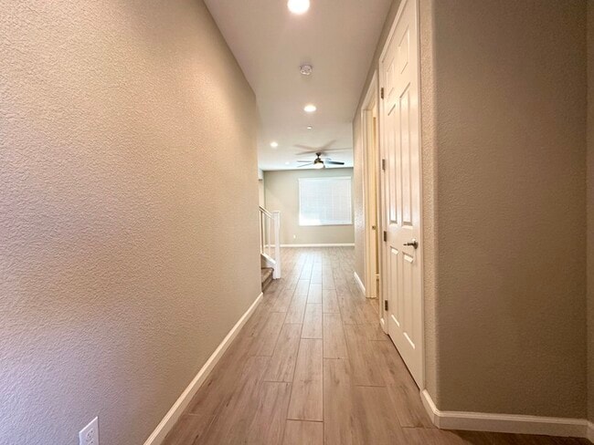 Building Photo - 6025 Palermo Way