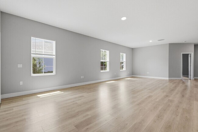 Building Photo - 5574 SW 128th Pl