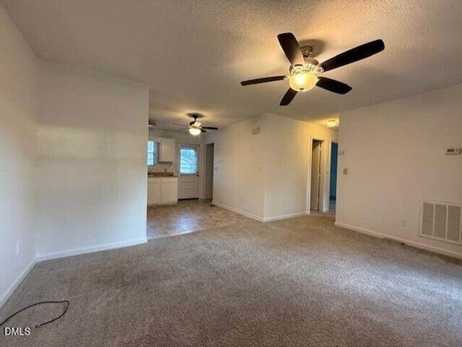 Building Photo - Adorable 2 bed Duplex in Wake Forest! Close to Downtown!