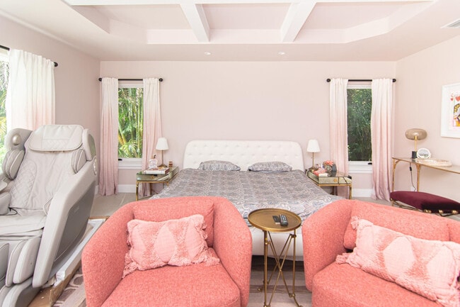 Building Photo - 8208 Twin Lake Dr