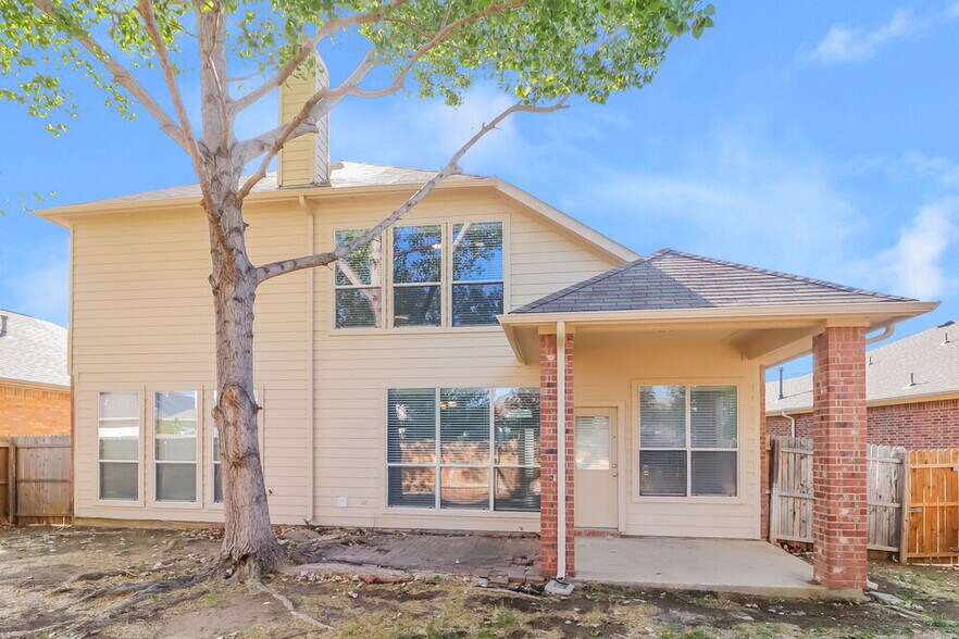Building Photo - 6129 Farrah Dr