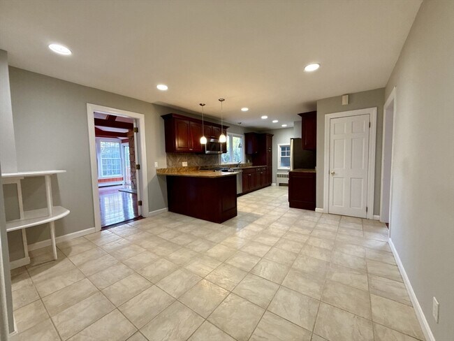 Building Photo - 3 Alaska Ave