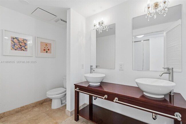 Building Photo - 350 S Miami Ave