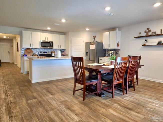 Building Photo - 7565 Steeplechase Blvd