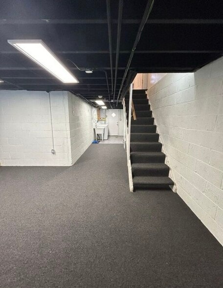 Building Photo - 4056 Northfield Rd